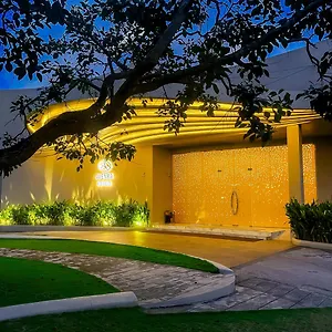 Hotel Avenra Gardens *****